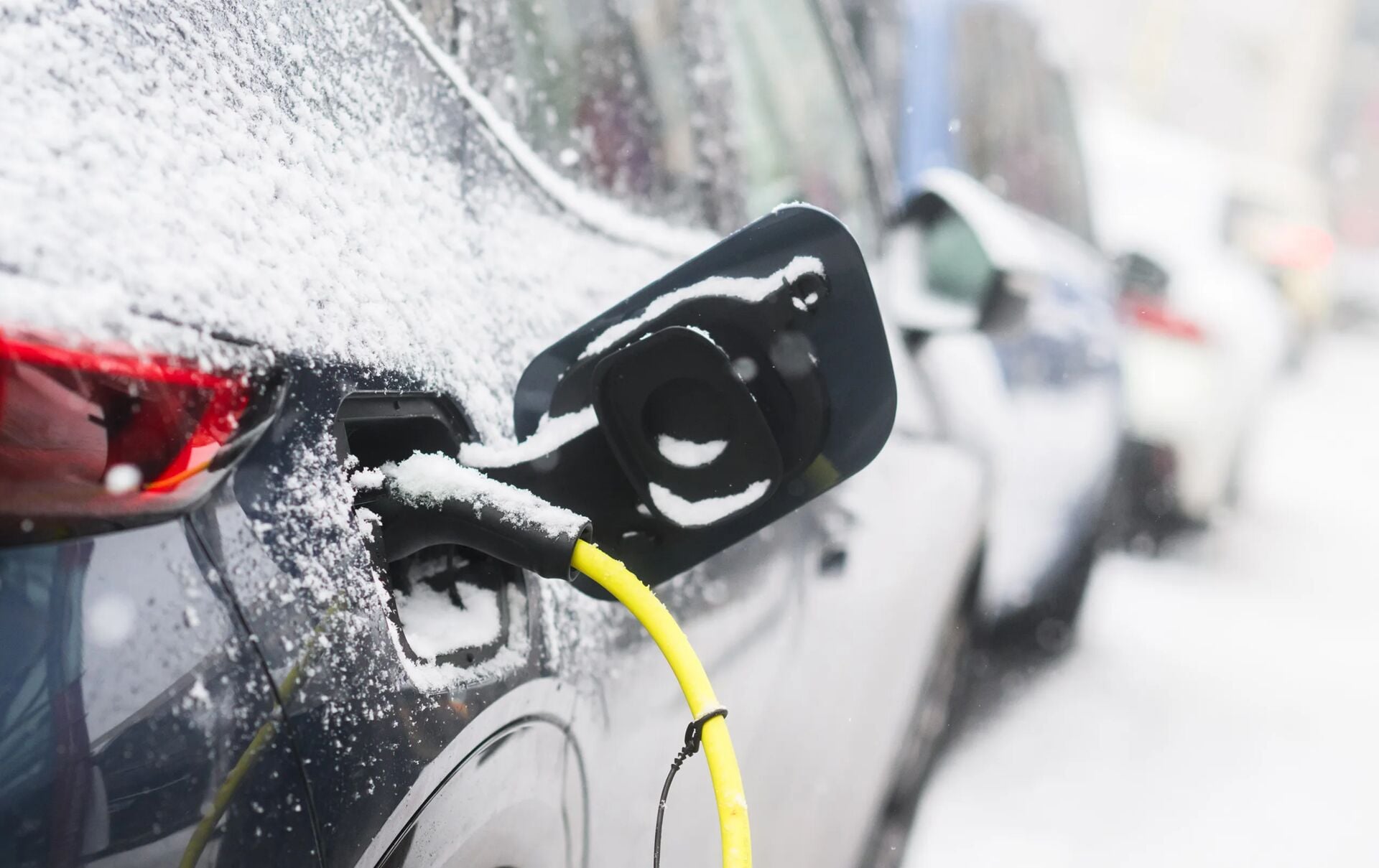 Voitures électriques : La Chine invente une batterie révolutionnaire qui résiste au froid extrême (-70°C)