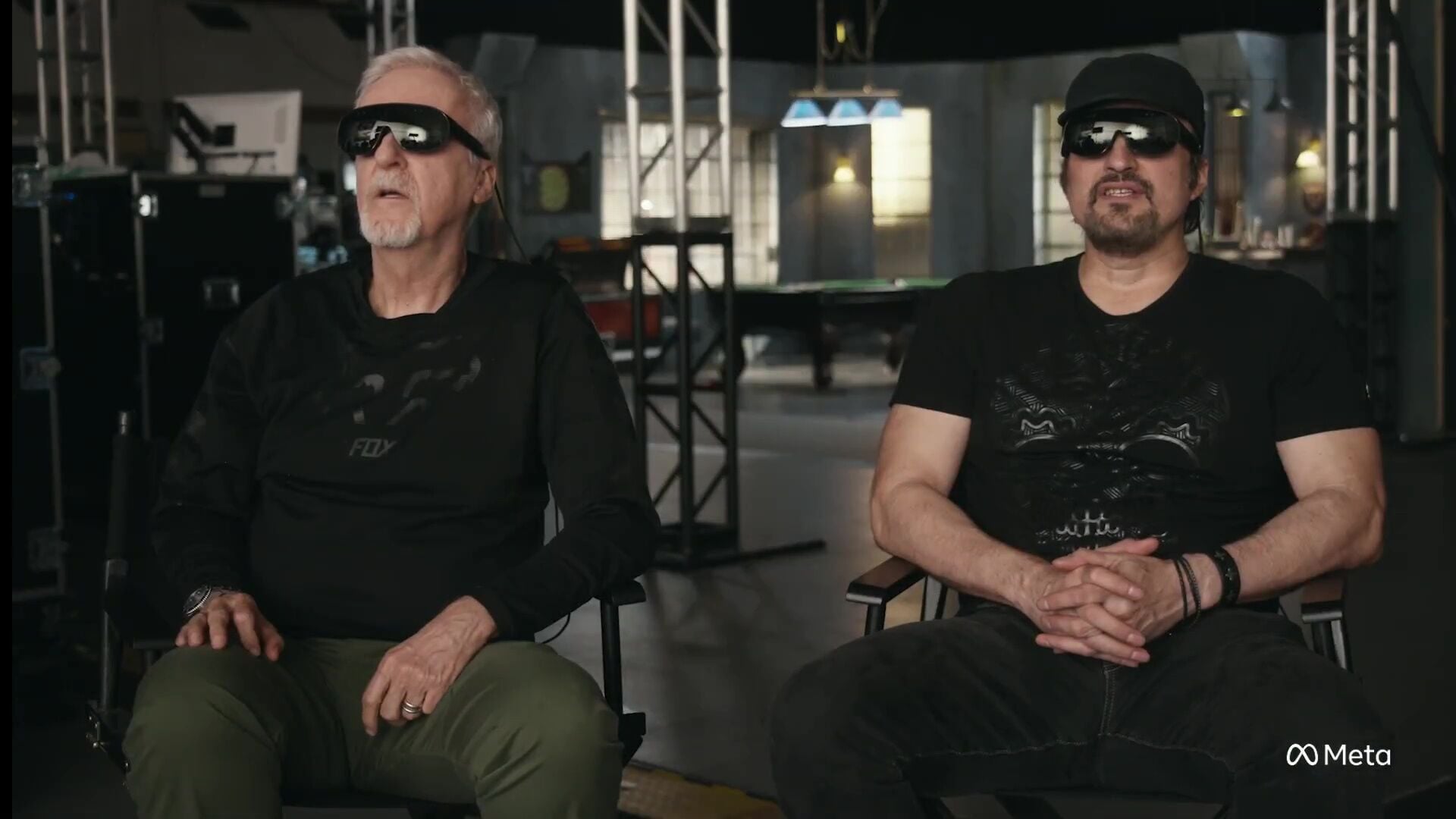 James Cameron et Robert Rodriguez qui expérimentent les&nbsp;Meta VR Glasses